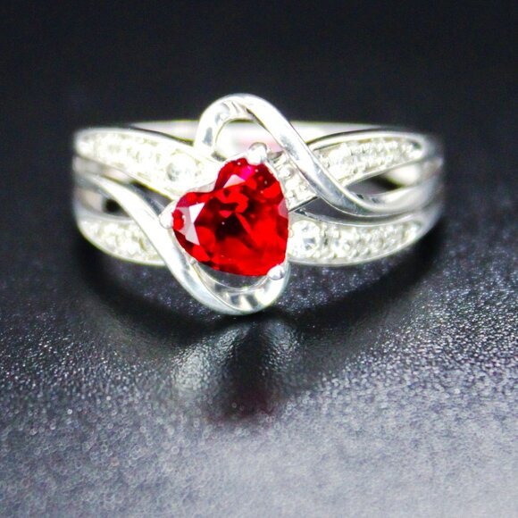 925 Sterling Silver Garnet Heart Solitaire Vintage Ring with Diamonds Signed